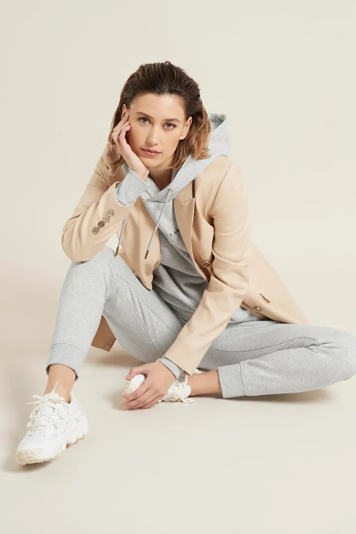 Leisuree: Redefining Comfort and Elegance in Loungewear