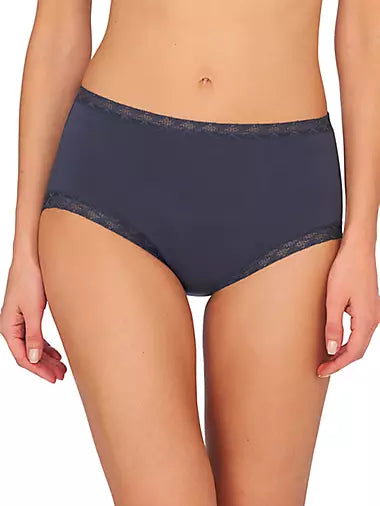 Nylon vs Cotton Underwear: A Comprehensive Comparison